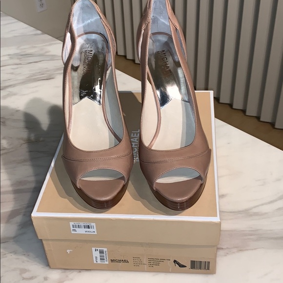 Michael Kors Shoes - Micheal Kors pumps